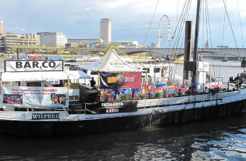 🔵​🔴​​ S’enfonsa al riu Tàmesi el vaixell que servia de seu a la Penya Blaugrana de Londres. 👇

👁️ 👉 n9.cl/q0bce
