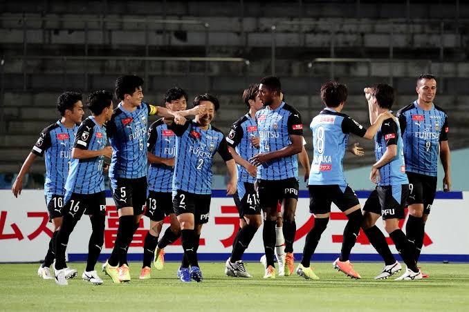 J1LeagueEU's tweet photo. #Kawasaki #Frontale announced that the following players have contract for 2024:
GK #Hayasaki #Jung #Kamifukumoto #Ando
DF #Jesiel #Kurumaya #Ominami #Sasaki #Takai #Tanabe
MF #Ienaga #Oshima #Seko #Tachibanada #Wakizaka
FW #Gomis #Kobayashi #Marcinho #Segawa #Tono #Yamada https://t.co/GclJtEWxjI