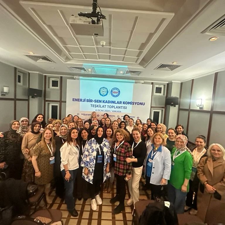 📌Memur-Sen Kadınlar Komisyonu 2. Türkiye Buluşmamız başladı.

"İyi ki varsınız, iyi ki birlikteyiz.
İyi ki bu kutlu mücadelede biriz, seferde de zaferde de kardeşiz."   
#BoykotaDevam
#GüçlüKadınGüçlüToplum

<a href="/_aliyalcin_/">Ali YALÇIN</a>
<a href="/MemurSenKonf/">Memur-Sen</a>
<a href="/Sdka_Aydin/">Sıdıka AYDIN</a> 
<a href="/MemurSenKadin/">Memur-Sen Kadın Komisyonu</a>