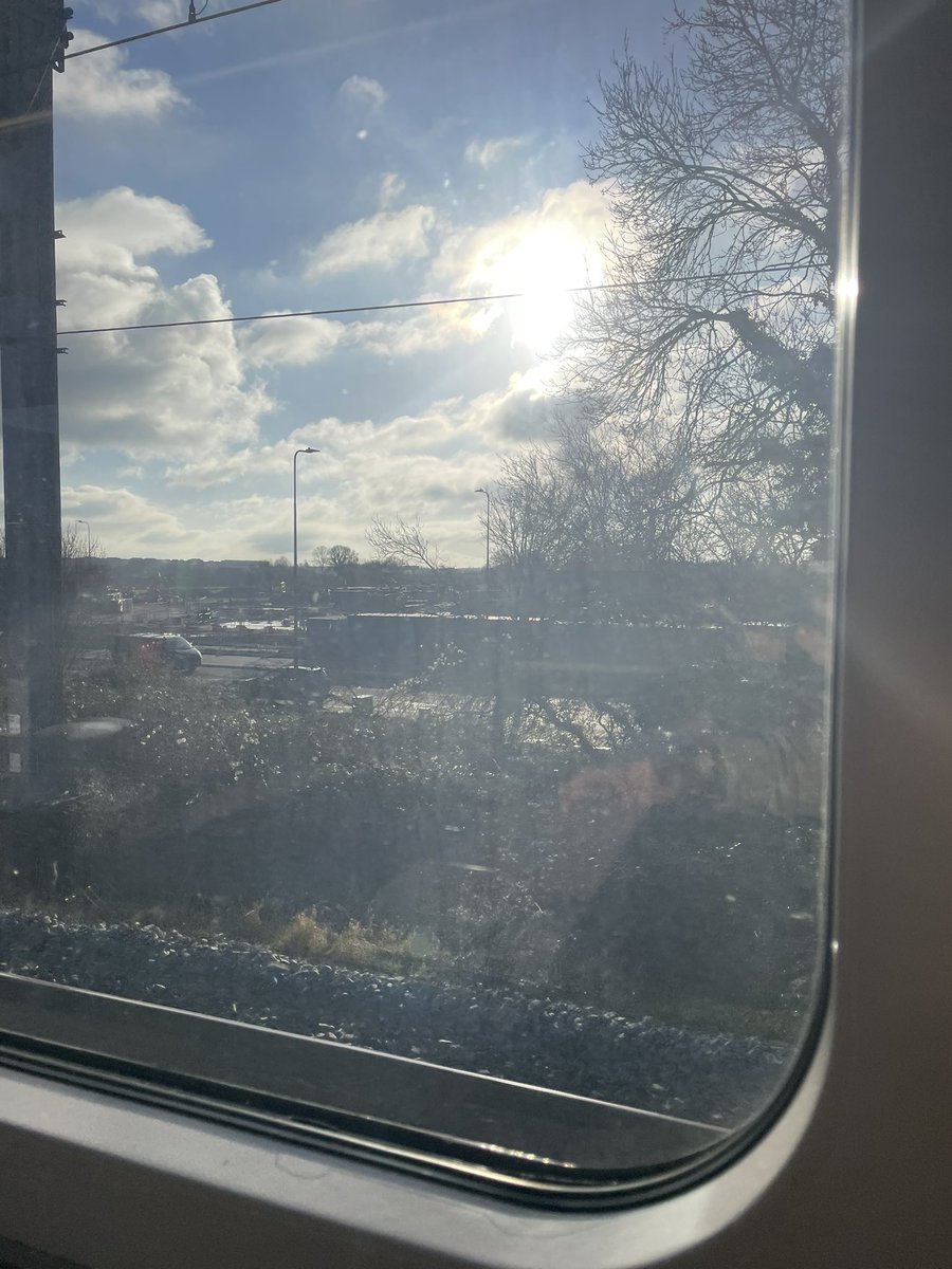 On out way to London. Hotel and restaurant tonight all booked courtesy of <a href="/DrunkenMonkey/">Drunken Monkey Members Club 🌴🌎💫</a>. 

Did you know <a href="/DrunkenMonkey/">Drunken Monkey Members Club 🌴🌎💫</a> is a personal concierge company. It’s humans and not AI. 

Not only that,m. They sourced a best rate hotel booking at a 5 star hotel, and a table at a FULLY