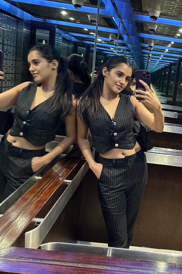 GDJa4DAWUAAmiSV?format=jpg&name=900x900