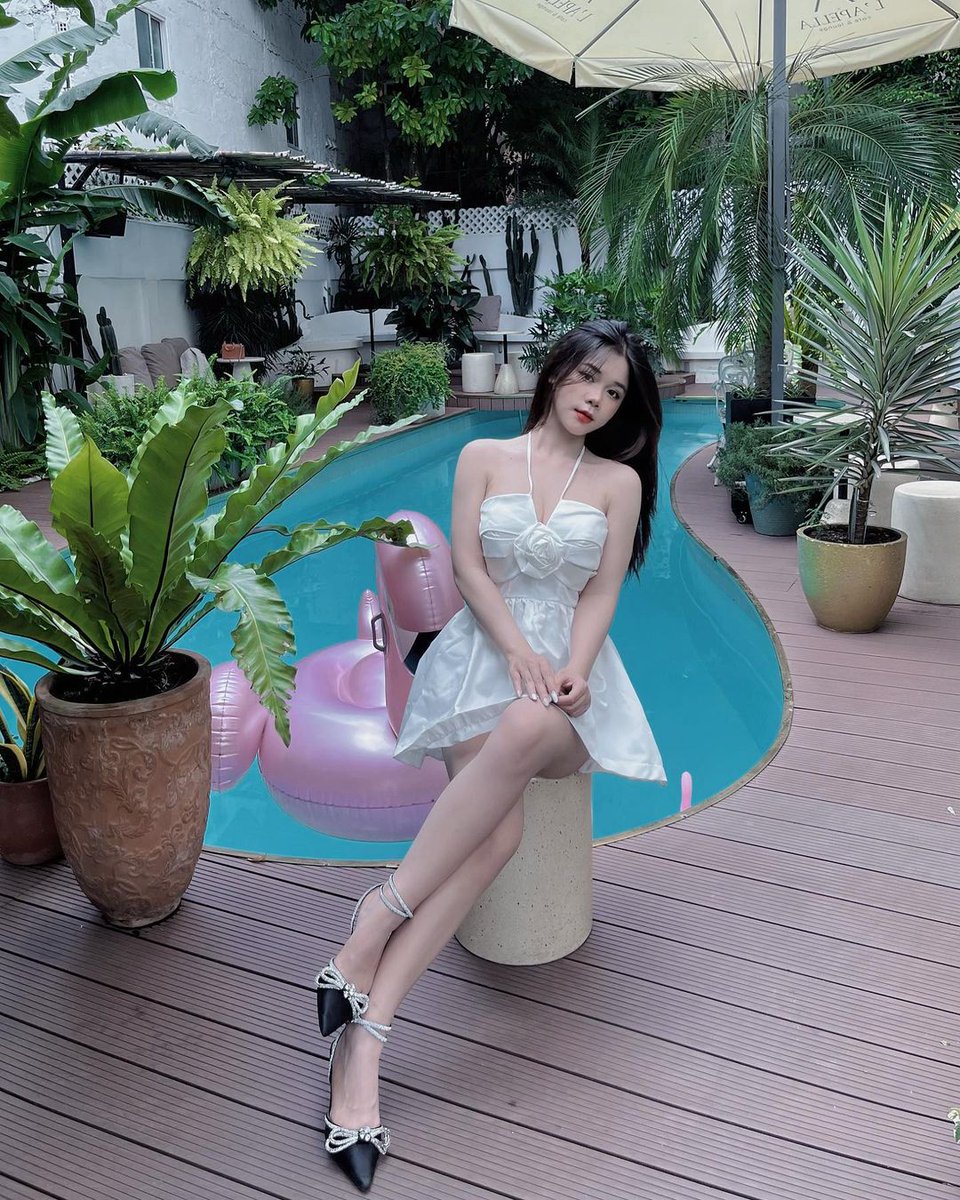 thi_ly54's tweet photo. Tự trồng hoa, tự yêu vũ trụ của riêng mình 🥰
#Typ #type #thuytrang https://t.co/gLOw68MUCT