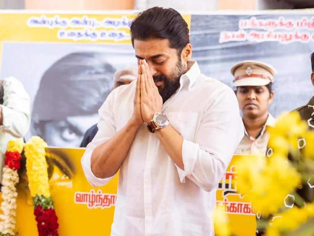 Manjusha_PRO's tweet photo. The late actor/the. M. The. Actor Surya paid tribute yesterday morning at Captain Vijayakanth's memorial.

@actorsuriya #captainvijayakanth https://t.co/rggozHpuLR