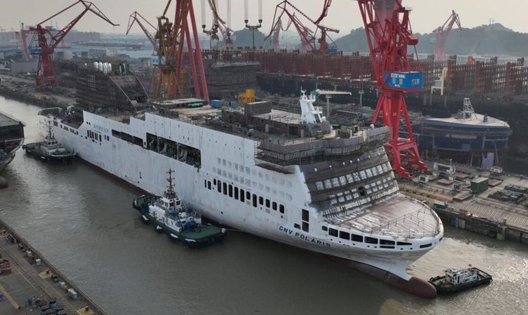 pazzoperilmare's tweet image. GNV POLARIS: FLOAT OUT (VARO TECNICO) 
Varato il primo dei nuovi ro-pax di GNV è lungo 218 metri e avrà una capacità di 1500 passeggeri e 3100 ml. Consegna entro il 2024. Seguiranno altre 3 navi gemelle, le ultime 2 alimentate a GNL.
.
#ferrytravel #gnvpolaris #gnv