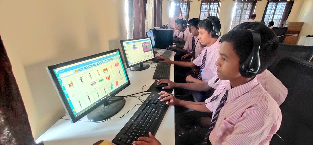 bali_anilkumar's tweet image. Scratch programming by our students @EmrsKonchur, Kalaburagi
Scratch is a high-level block-based visual programming language and website aimed primarily at children as an educational tool
#ICT
#ComputerClass
#Karnataka_KREIS_Schools
@Captain_Mani72
@bella_setty
@SWDGoK
@ed_kreis