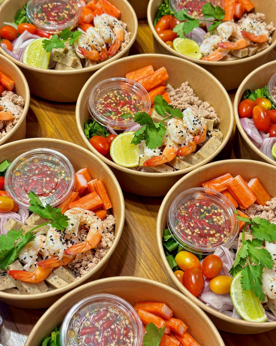 Torfuncatering's tweet image. Thank you lovely  Chinese Fans for ordering food support for N’ Gemini 🥰. Have a nice day &amp;amp; enjoy your meal 💕

#Gemini_NT
#เจมีไนน์
#เปิดกล้องMyLoveMixUpTH

#snackbox #foodsupport #foodsupportศิลปิน 
#TorfunCatering #ทอฝันแคทเทอริ่ง #Premiumfoodsupport #Foodsupportเจ้าดัง