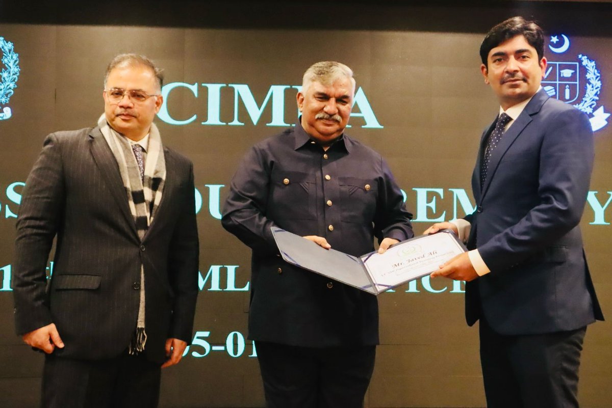 ImranAb54108134's tweet photo. faced by the civil servants. Ceremony was also attended by DML&C LHR and other officers of LHR region.
#50thCTP
#CIMLA
#passingout
#CBsAreBestLocalGovernment
#Civilservice https://t.co/vxYdgaqc22