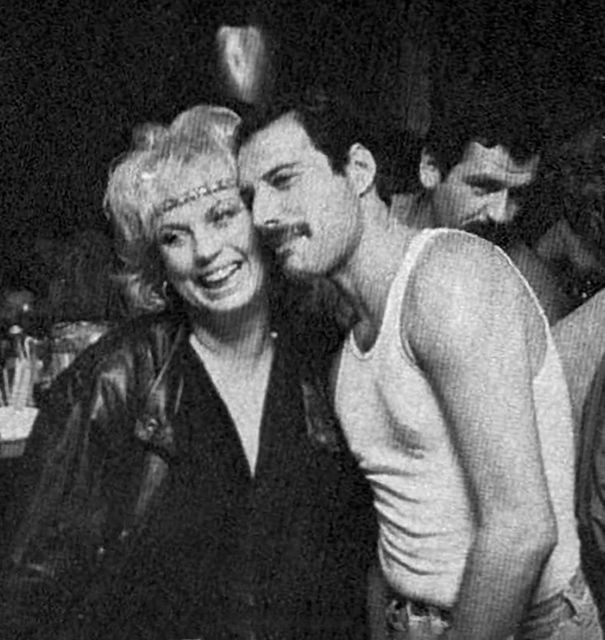 #MercuryClassic 🆕️: Freddie Mercury & Barbara Valentin, Fashing in #Munich 🎭 1984
- #The40Works⚙️

©️ Mercury Productions Ltd