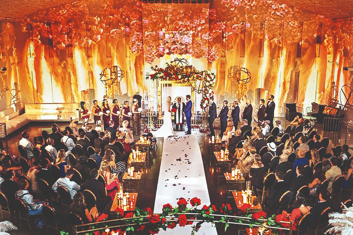 Tech up your #wedding with vibrant 3D projections It allows couples to create unique experiences by projecting dynamic visuals & #animations onto surfaces like walls, ceilings, wedding dresses, or even the cake To know more, read: tiny.cc/d1zsvz #3DprojectionMapping