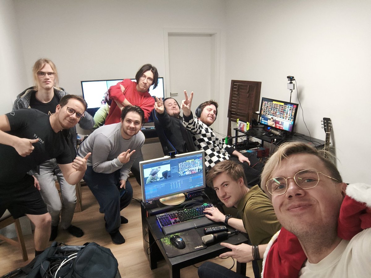 RSR Summit 4 startet gleich! Heute wird das Seeding gespielt, morgen gibt's das Bracket. 
Link zum Stream in den replies 🥳