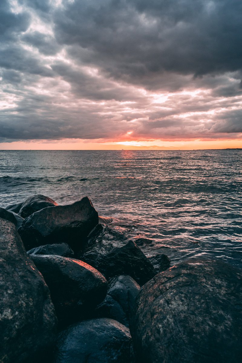 Show me your photos of the sea! 🌊 

I’ll retweet my favorites!

#sharingiscaring