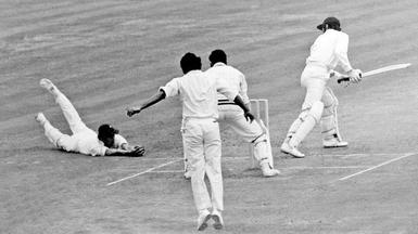 ABsay_ek's tweet photo. When we talk about the influence of a cricketer; usually we think about a batter or bowler...
Despite of  being the most pleasing aspect of the game; we hardly acknowledge the Fielders & their impact...

Let's talk about a fielder who did the unthinkable without any safety gears & was a catalyst in historical wins for India...

EKNATH SOLKAR

1/n