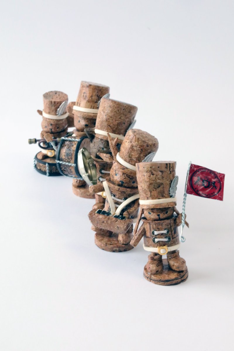 コルク人形でマーチングバンドな動物たちを作りました🍷 並べて遊び