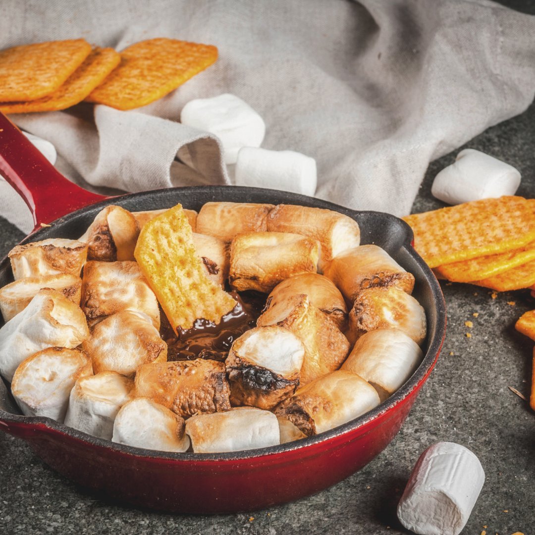 bestbakingtips's tweet photo. Dive into gooey perfection with this Skillet S'mores Dip – a campfire classic reimagined for pure indulgence! 🔥🍫✨
Grab the full recipe: https://t.co/6mZOmVfYVq
#SmoreFun #SkilletSweets #DipIntoDelight https://t.co/4HapjFSBm3
