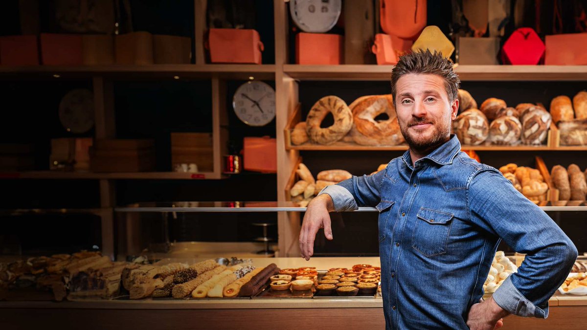 #AscoltiTV 05/01:
#Rai1 #LaBefanaVienDiNotte 2 2.234/13.3%
#Canale5 #IlVolo - Tutti per Uno 2.429/16.8% (R)
#Rai2 #IlGiroDelMondoIn80Giorni 738k/4.2% (L)
#RealTime #IlFornoDelleMeraviglie 406k/2.2%

#MonicaBellucci #Befana #FulvioMarino