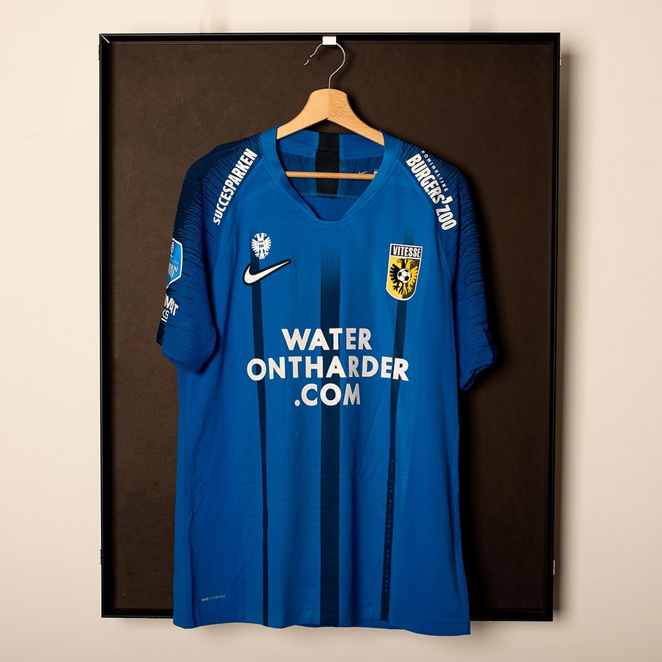 Matchwornfanat1's tweet photo. Vitesse #arnhem 
Armando Broja #matchshirt
Eredivisie 2020-2021 https://t.co/M0LsJm5Rn4