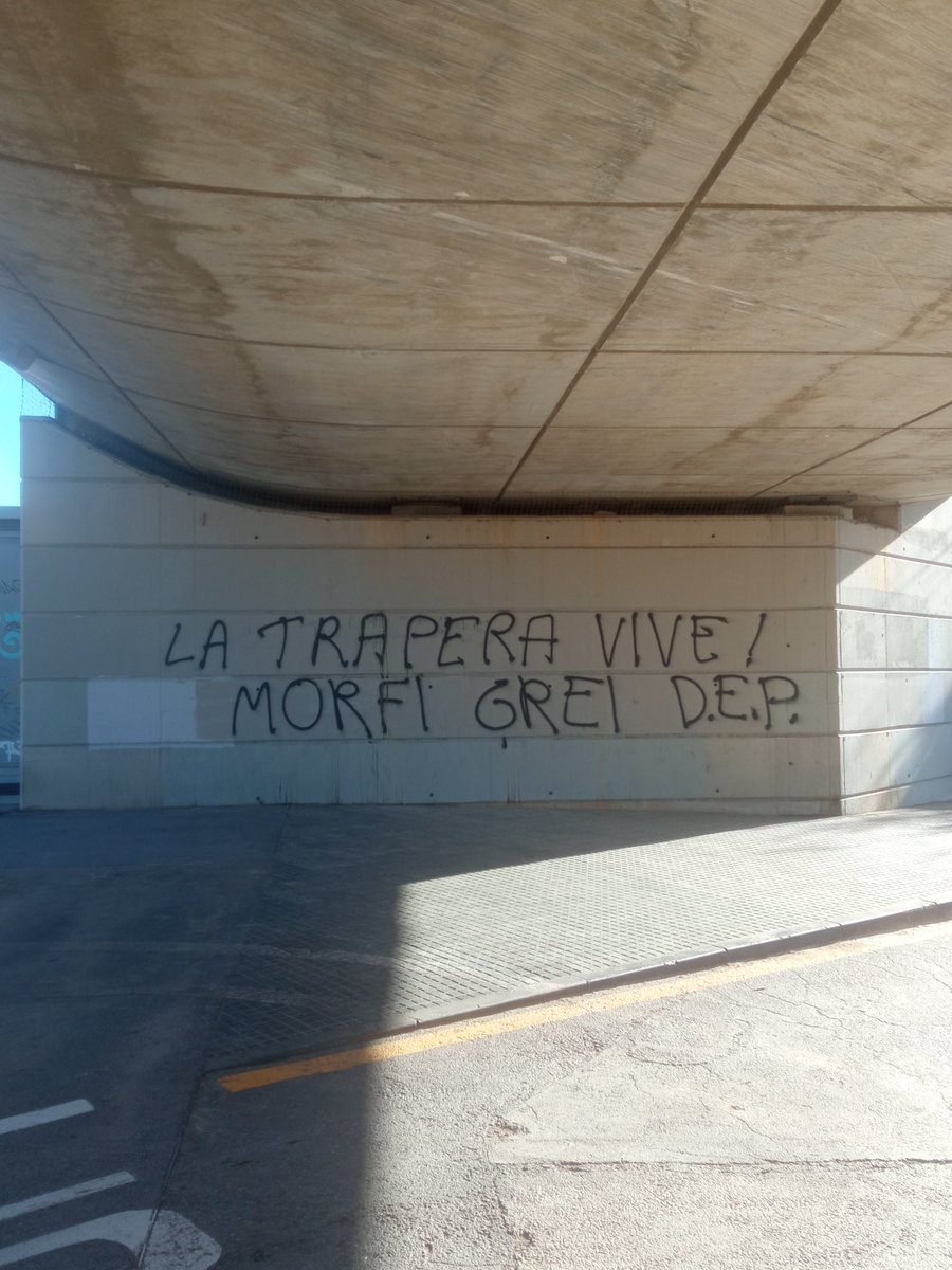 Así ha amanecido hoy en la Ciutat Podrida <a href="/LaBandaTraperaR/">La Banda Trapera del Río</a>