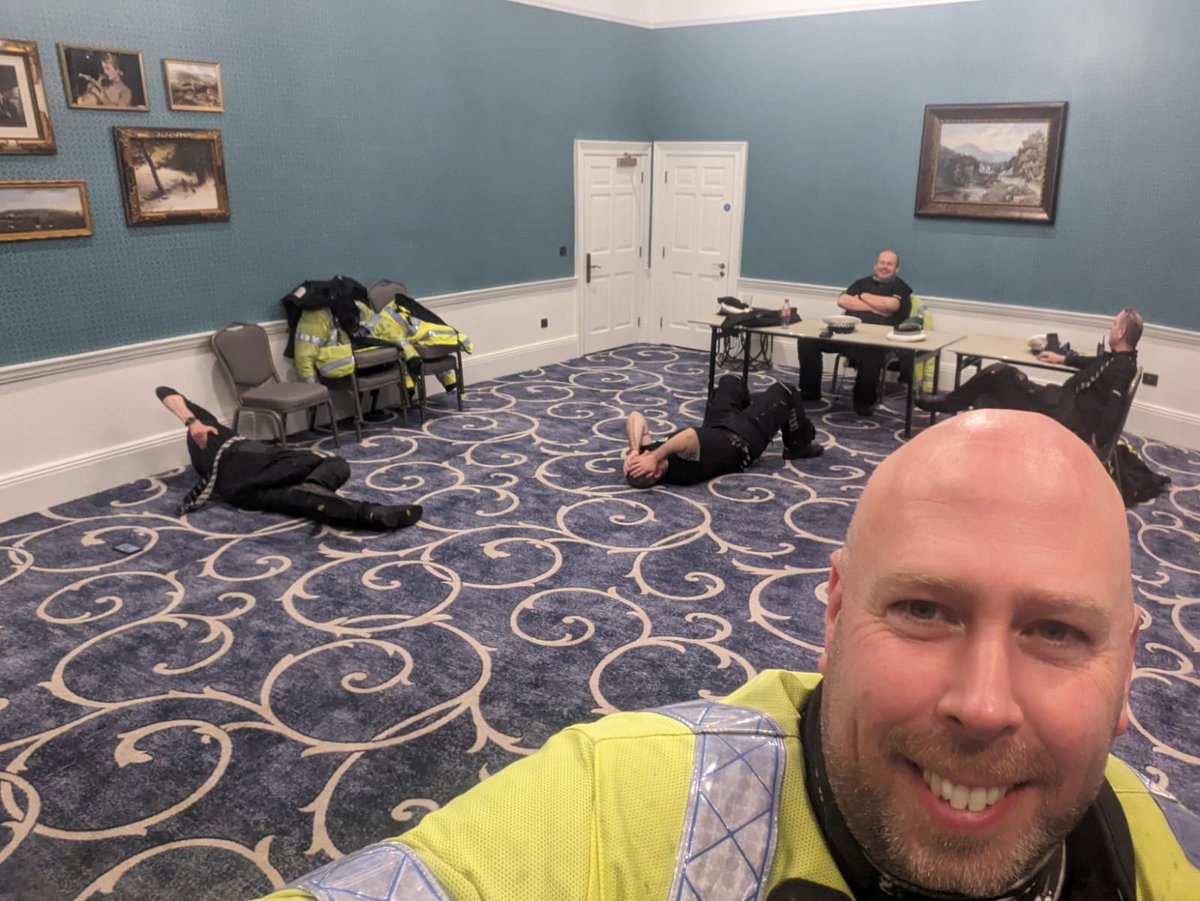 DerbysRPUBikers's tweet image. The last few days have seen us heavily committed on #vipex duties through the region looking after @10DowningStreet on his visit to the region.
Seeing us travelling through Notts area, @DerbysPolice area up to the #highpeak before handing over to neighbouring police areas.