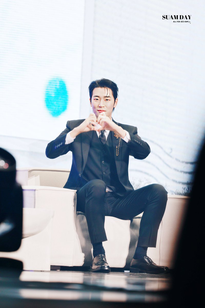 suam_day's tweet photo. 2024 PARK SEO HAM FANMEETING 
〈POSTBOXHAM : 서로, 함께〉 
📸 [#서함]
24.01.06

💕

#박서함 
#PARKSEOHAM https://t.co/VzCVcd3Bev