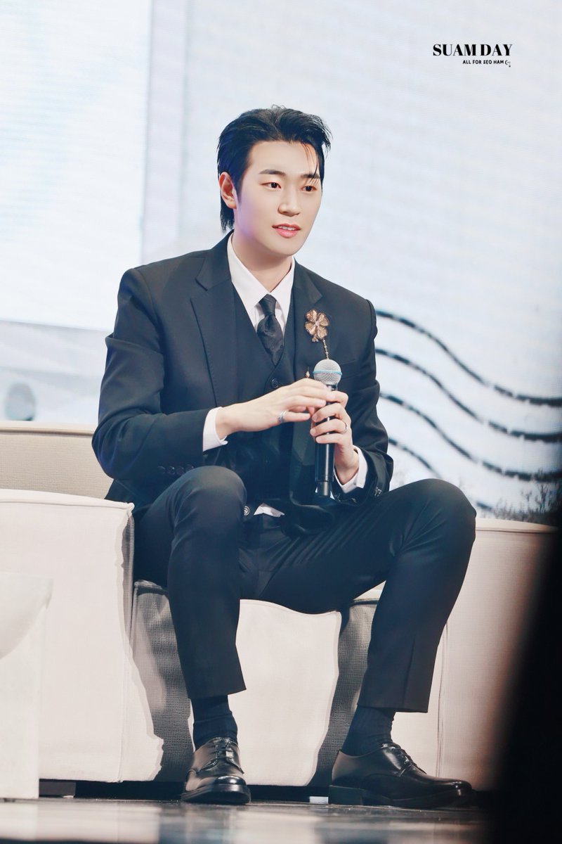 suam_day's tweet photo. 2024 PARK SEO HAM FANMEETING 
〈POSTBOXHAM : 서로, 함께〉 
📸 [#서함]
24.01.06

💕

#박서함 
#PARKSEOHAM https://t.co/VzCVcd3Bev