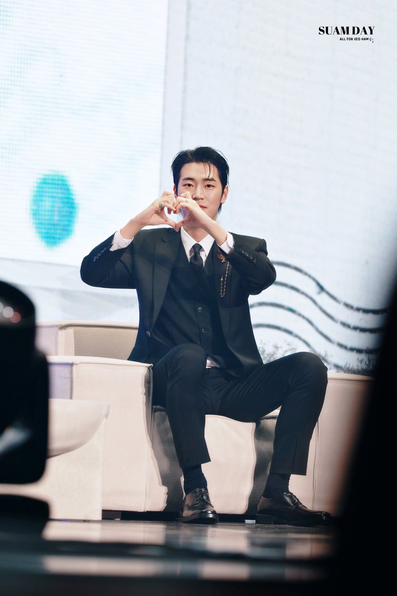 suam_day's tweet photo. 2024 PARK SEO HAM FANMEETING 
〈POSTBOXHAM : 서로, 함께〉 
📸 [#서함]
24.01.06

💕

#박서함 
#PARKSEOHAM https://t.co/VzCVcd3Bev
