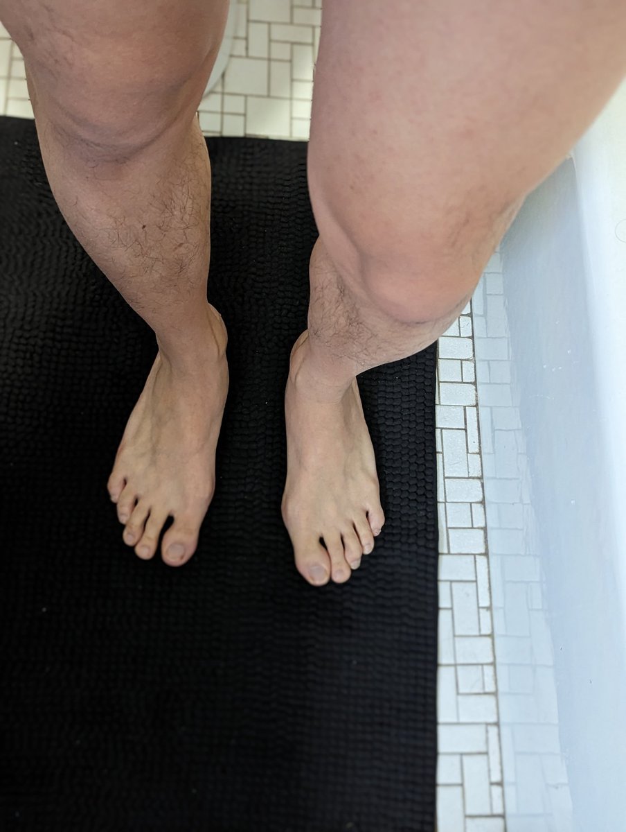 AlphaAsianBoy's tweet photo. Just hopped out the shower. Come let me wipe my feet on you. 😈
#Asianmaster #asiandom #domasian #findom #cashmaster

 @AlphaMaleRT @RT4Kings  @MASTER_UPDATES @alpha_amplifier @findomfan420 https://t.co/GxCGOre3nF