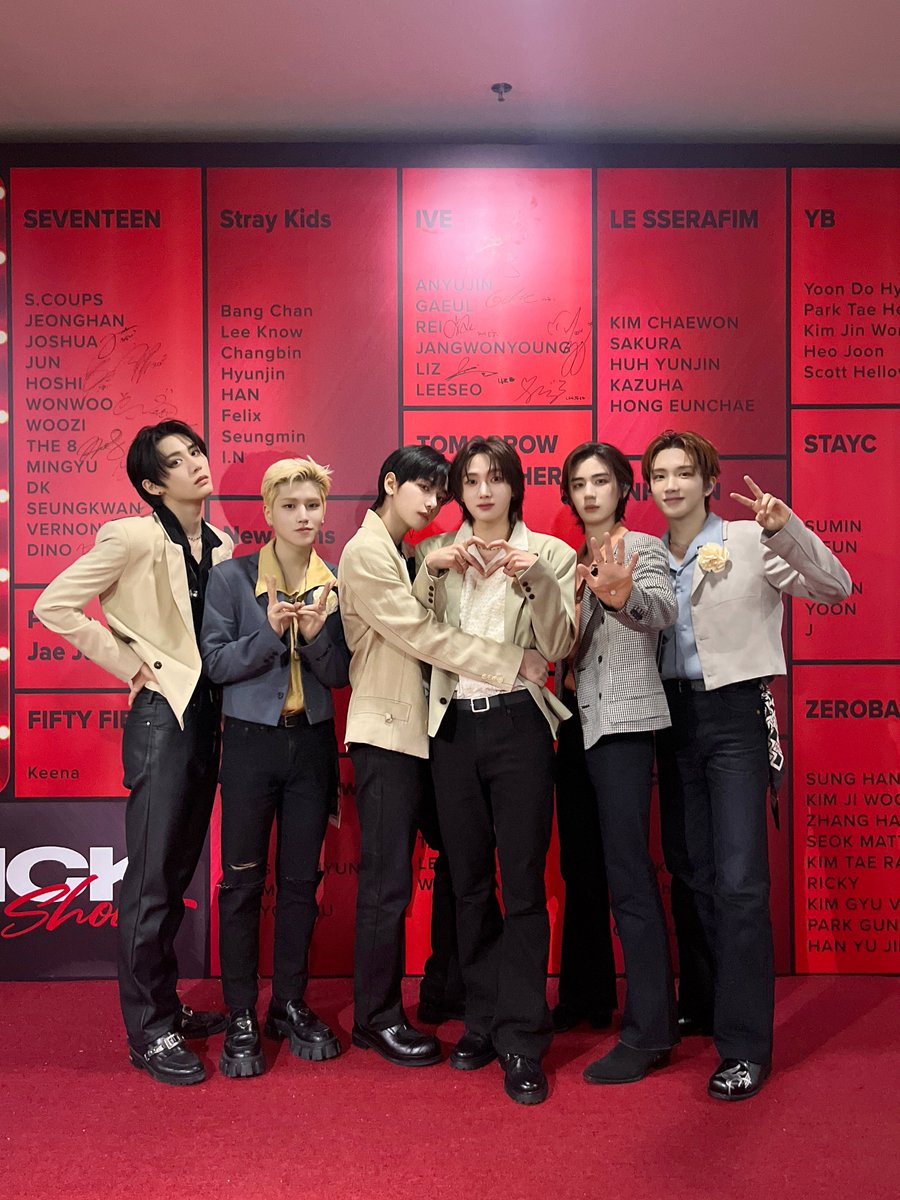 BOYNEXTDOOR_KOZ's tweet photo. 240106 The 38th GOLDEN DISC AWARDS🚪📸

NEXT GENERATION BOYNEXTDOOR! 🏆

#BOYNEXTDOOR #보이넥스트도어 #BND
#BOYNOW https://t.co/8rYbsczUGY