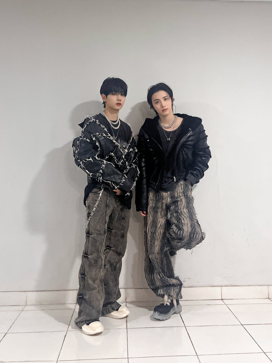 BOYNEXTDOOR_KOZ's tweet photo. 240106 The 38th GOLDEN DISC AWARDS🚪📸

NEXT GENERATION BOYNEXTDOOR! 🏆

#BOYNEXTDOOR #보이넥스트도어 #BND
#BOYNOW https://t.co/8rYbsczUGY