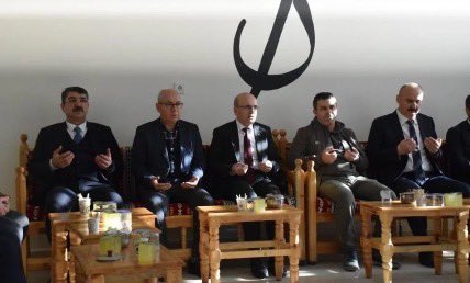 Ugurkapuci's tweet photo. Bakan Şimşek Kırşan’ların taziyesine geldi
https://t.co/f1PxYMEwv3
@memetsimsek @fnasiroglu @kirsan72 @batmanvaliligi #Batman https://t.co/4fQS6B9HvI