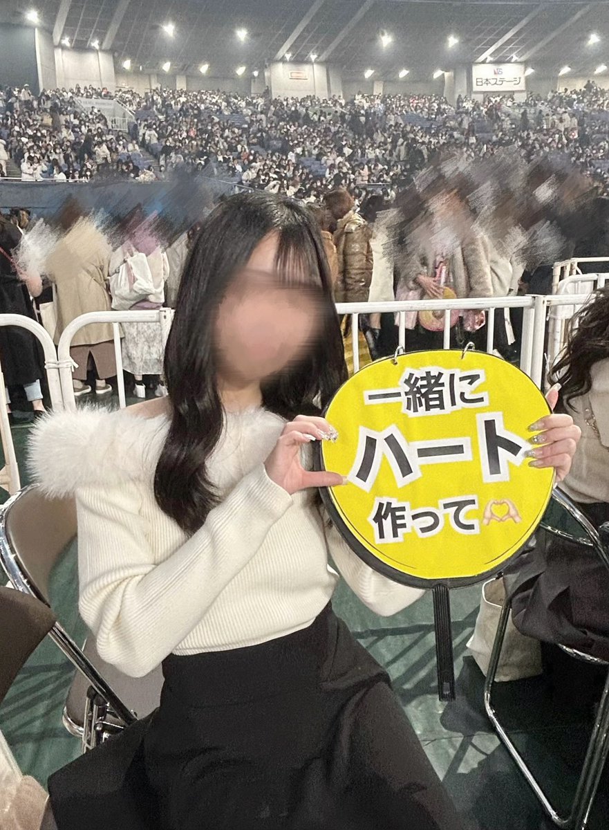 O415pom's tweet photo. 柵横3列目で3回トロッコまわってきてはじめの2回スルーされたのに3回目で後ろ向いてたのに急にこっちくるって振り返ってハートしてくれた😭⭐️🧡最後の最後に焦らしてハートくれ大貴すきすぎた；；ほんとに虜🫵🏻 https://t.co/c8cHUvYlg9