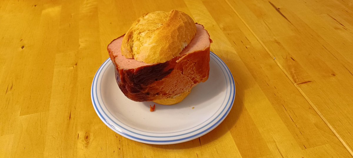 Wat een #Kaventsmann // #leberkäse #fleischkäse #fürdenkleinenhungerzwischendurch #leberkässemmel  #leberkäsebrötchen