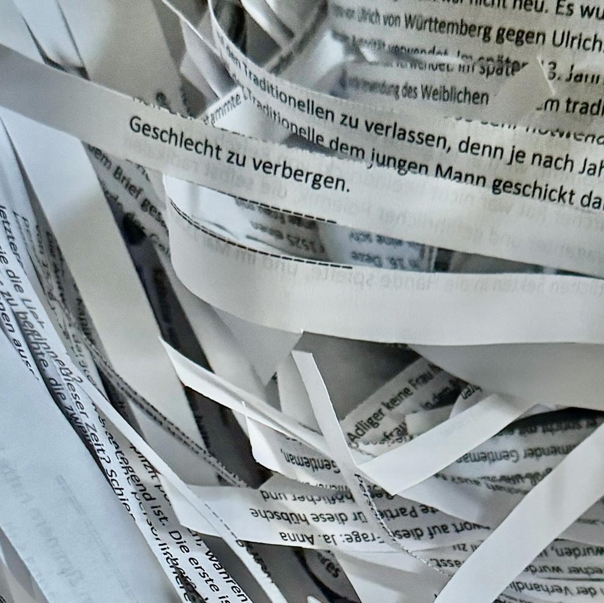 bimatter's tweet photo. #fragmente #textseiten #unterwasser #imfluss #flussbett #pergamentpermanent #nosignature #istdasmaterialismus #ohneromantik
#istdasnochbuchkultur #buchmanufaktur #almanachNo6 #amherdohneflammen 🔥🔥🔥🔥🔥🔥🔥🔥🔥🔥🔥🔥🔥🔥🔥🔥🔥🔥🔥🔥🔥🔥🔥🔥🔥🔥🔥🔥#zettelchenzummitnehmen #dada https://t.co/GDnqg6g4nb
