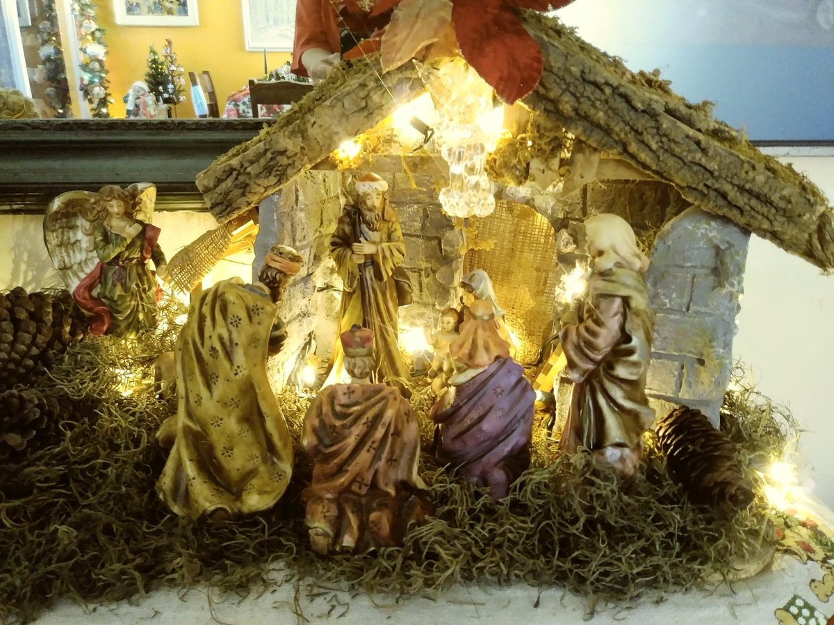 serrot55j's tweet photo. Al igual que los Reyes Magos sigamos la luz a Jesús y abramos nuestro camino a la espiritualidad y fe en Dios. FELIZ DIA DE LOS REYES!! #Maritzaimagina https://t.co/1ZP2X0Xbf0