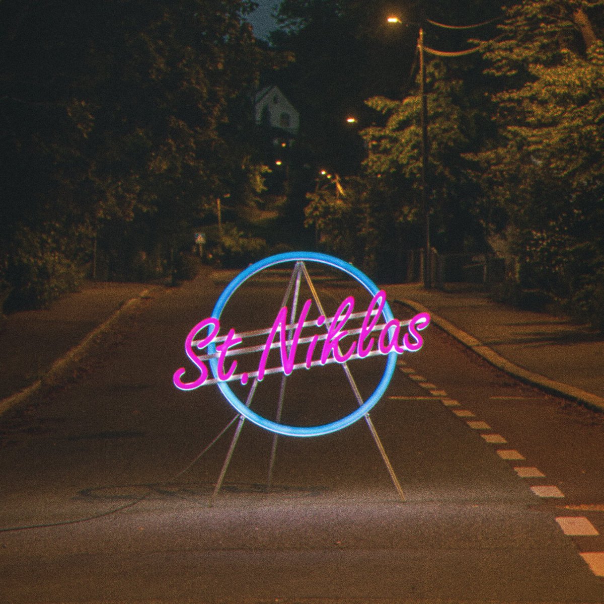 it’s been a rollercoaster with highs and lows, contemplated giving up so many times, but in the end, it was worth it because it was all for you.

‘habits of a complex mind’ - the first part of my debut album is out now x

#newmusic #lapop #poptism