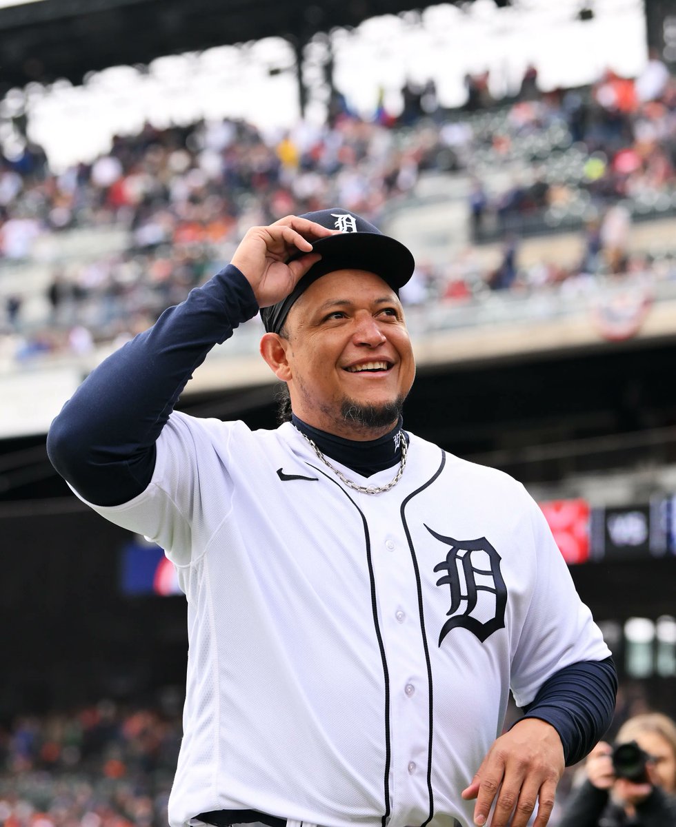 notgaetti's tweet photo. With the retirement of Miguel Cabrera, baseball is about to enter an historically rare stretch here, folks. 

Going into 2024, the active leaders in hits, home runs, and wins, are, respectively:

• Joey Votto, 2135 hits (free agent)
• Giancarlo Stanton, 402 HR (NYY)
• Justin Verlander, 257 wins (HOU)

This means that the entire 2024 season will certainly be played without any members of the 3000-hit, 500-homer, or 300-win clubs appearing on an MLB roster.

The last time an entire MLB season was played without any active members of the 3000-hit, 500-homer, or 300-win clubs was 1977. 

The last time before that was 1948. Wowch.

Meanwhile, this looks like a streak that could continue well beyond 2024 in MLB, as the classic HOF counting thresholds of 3000/500/300 become more and more elusive.