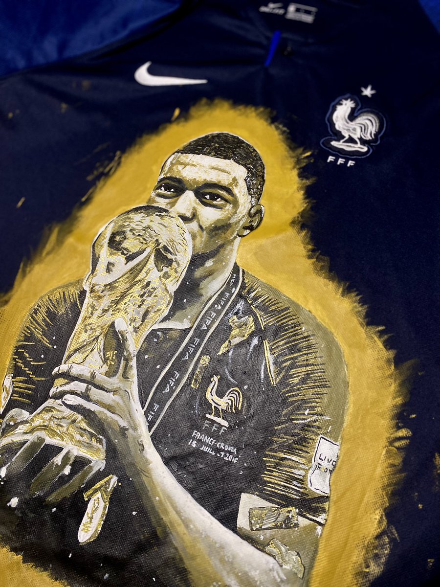 artonshirtsfc's tweet photo. MBAPPE X WORLD CUP WINNER 

Created for an AOSFC pop up later this month 

Available to buy. 

#france #french #worldcup #coupedemonde #mbappe #kylianmbappe #football #football #footballshirt #shirt #footballshirts #art #artist #footballart @nikefootball @FFF https://t.co/uSV1QDGYBi