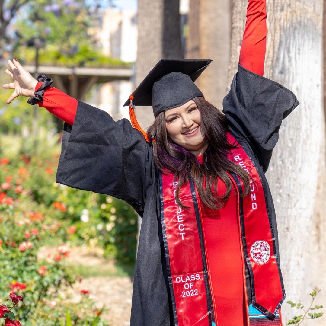 ThurmanPerryFDN's tweet photo. #KNOWUS The Perry 'Second Chances' Scholarship provides women and girls impacted by incarceration who are currently or soon to be enrolled in an accredited college, university, or vocational school with one-time scholarships. https://t.co/2tnDLBAmGi