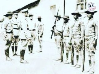 06 de enero de 1927: Llegada de la tropas norteamericanas, que invadieron el territorio de #Nicaragua, a petición de los grupos privilegiados vendepatrias. Seis años después, serían expulsadas por el General Sandino y su EDSN.
#2024HaciaNuevasVictorias #2024LaPatriaLaRevolución