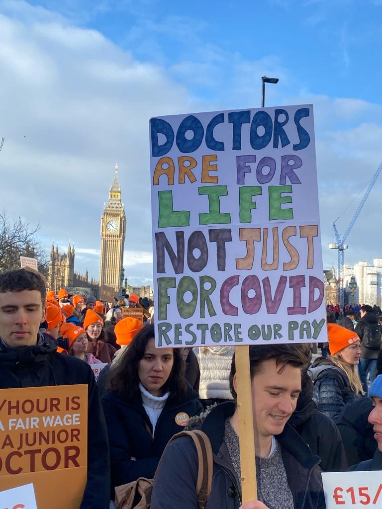 Genuinely clueless why we're even having this debate. Apparently it's totally unreasonable in the 6th richest world economy to pay people saving our lives £21 an hour so we can continue to have a functioning health service. 
And yes, it really is THAT simple. #JuniorDoctorsStrike