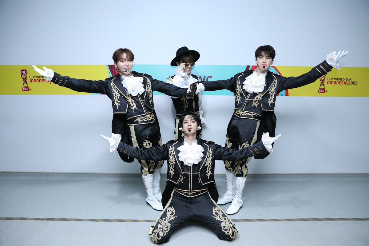 ddorirae's tweet image. #BESTGROUP #BESTPERFORMERS ☝️