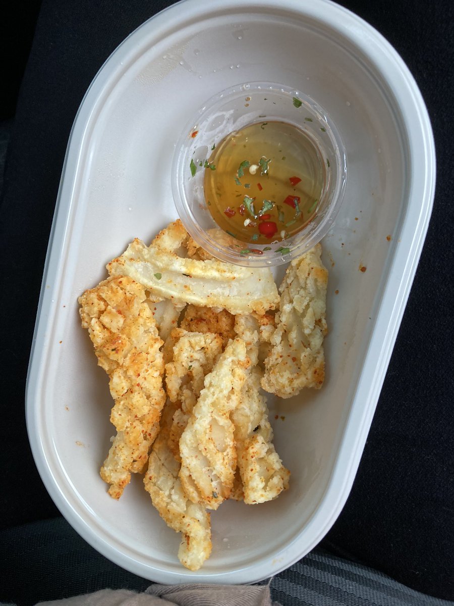 rohaisedv's tweet photo. @wagamama_uk why are your takeaway portions so mean. This just cost me £8.50 from your Cheltenham restaurant.  9 meagre pieces of chilli squid.  I can’t help feeling rather ripped off?? https://t.co/5alngpQ18j