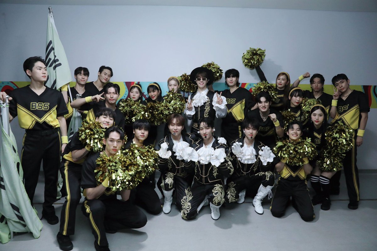 fmltracks's tweet photo. UST SALINGGAWI DANCE TROUPE KASAMA PA YUNG TIGER 🐯 https://t.co/sgLBI0xwLg
