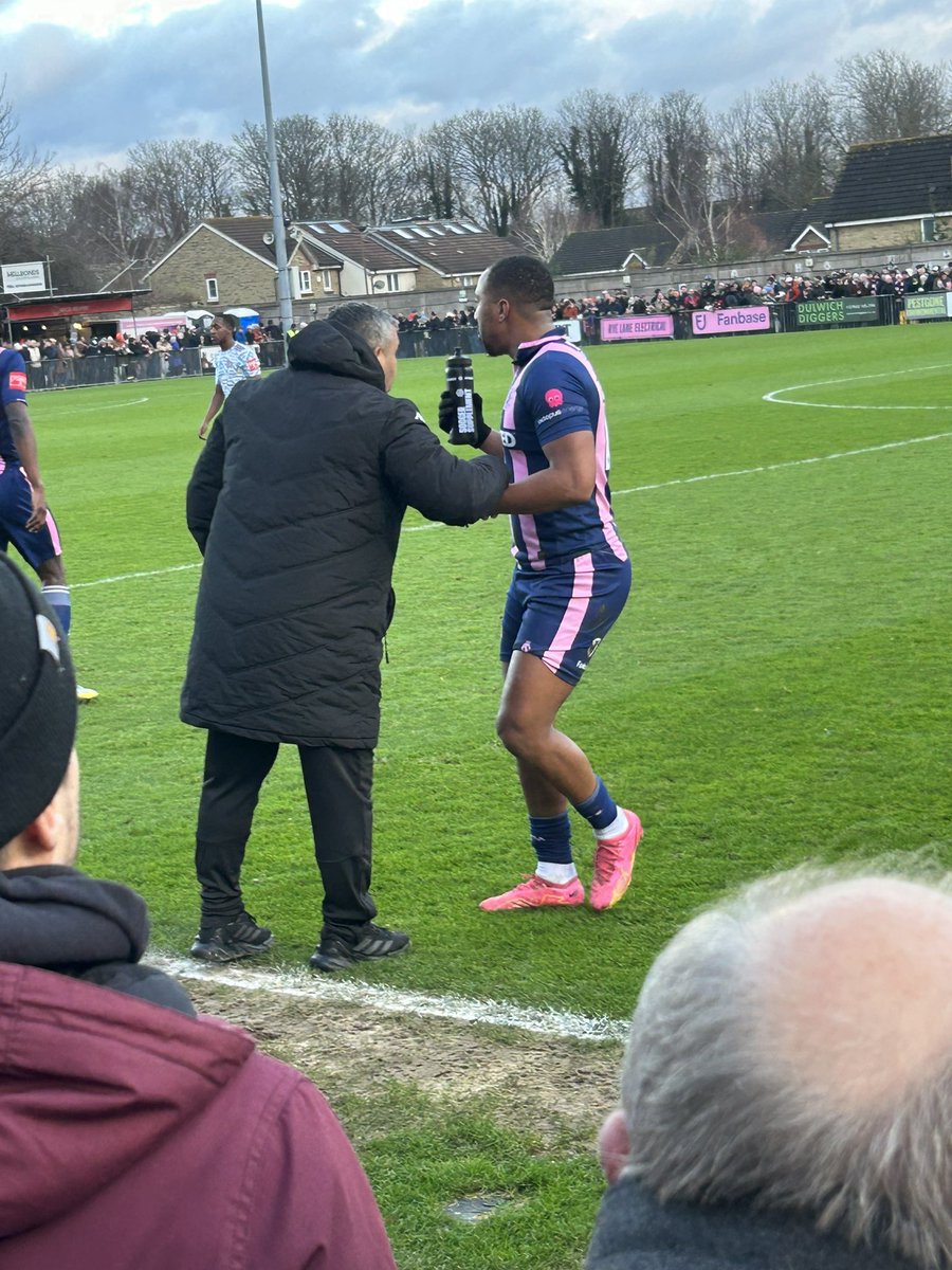Short trip to South London to watch much travelled Dulwich Hamlet Striker Adrian Clifton. What a support from the locals. #nonleagurfootball #dulwichhamletfc #footballcomunity