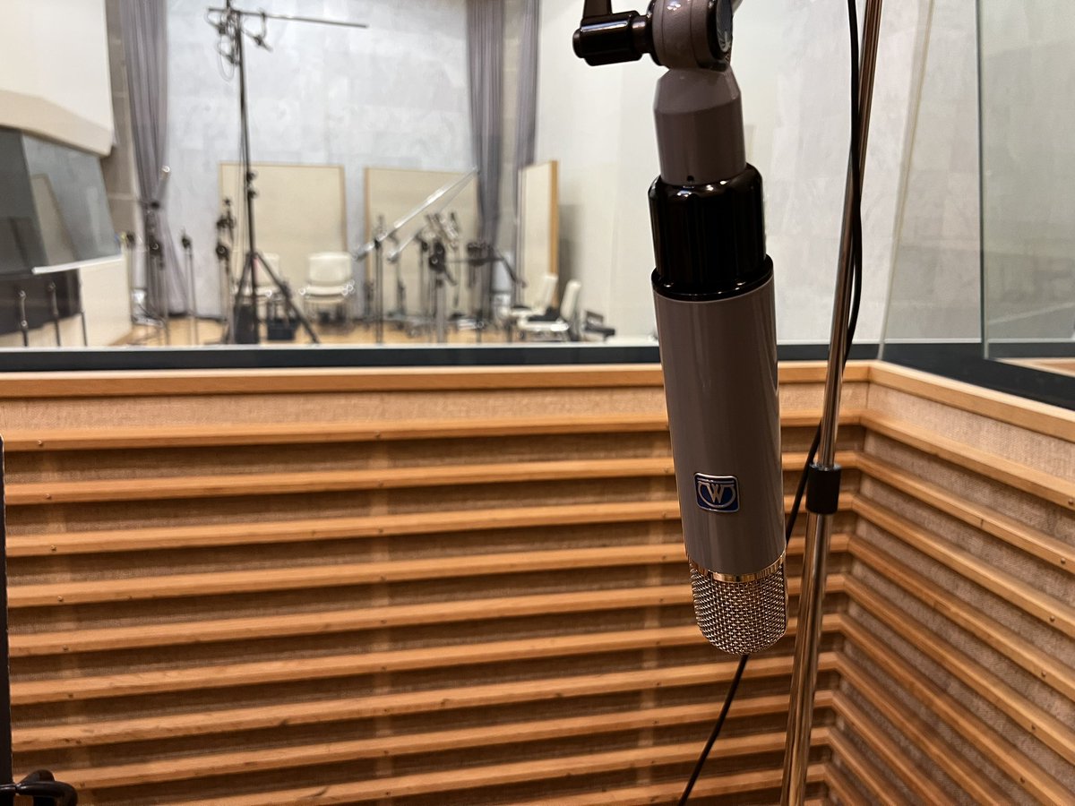hasegawa_arte's tweet photo. 今年の録音初めはサウンドシティ様@SoundCity_LTD で！

素晴らしいスタジオで
素晴らしいアレンジと
素晴らしい奏者の録音

幸せです！

でも、素晴らしい機材の所為で
沼にハマりそうなので助けてください。

#SoundCity
#PUEBLO
#Myburgh https://t.co/BWLv8A1OtJ
