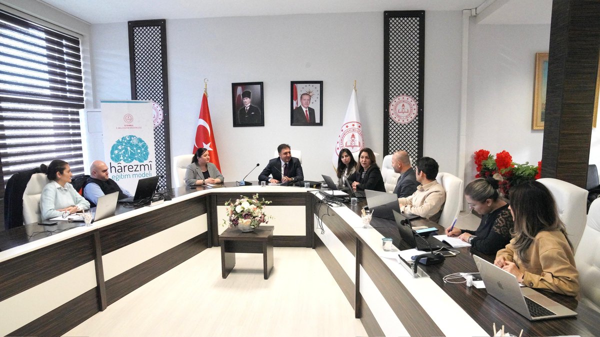 istanbulilmem's tweet photo. ▪️Ortaöğretim Genel Müdürlüğümüz koordinesinde pilot çal��şması başlatılan Harezmi Eğitim Modeli'nin veri hazırlama komisyon toplantısı İl Müdürümüz Doç. Dr. Murat Mücahit Yentür'ün katılımıyla gerçekleşti.

@tcmeb @Yusuf__Tekin
@MucahitYentur https://t.co/DDcZUXOF4C