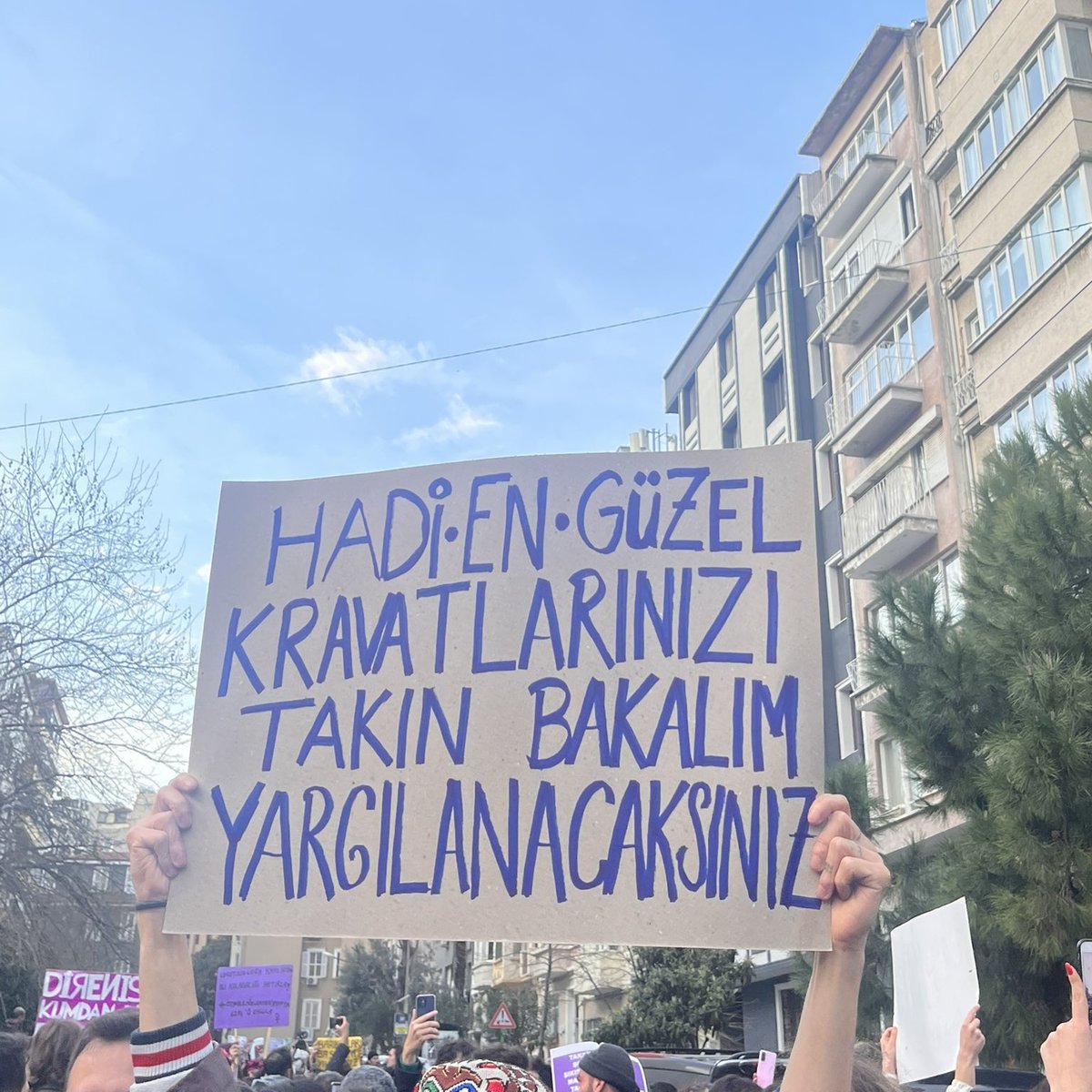 Yalanlarınıza,dine sığınma çabalarınıza ve tüm pişkinliğinize rağmen pırıl pırıl çocuklarımızı, öğretmenlerimizi, velilerimizi ve rehber arkadaşlarımızı elimizden aldığınız için hepiniz teker teker hesap vereceksiniz! En ağır cezayı alacaksınız! #isiasortakdavamız