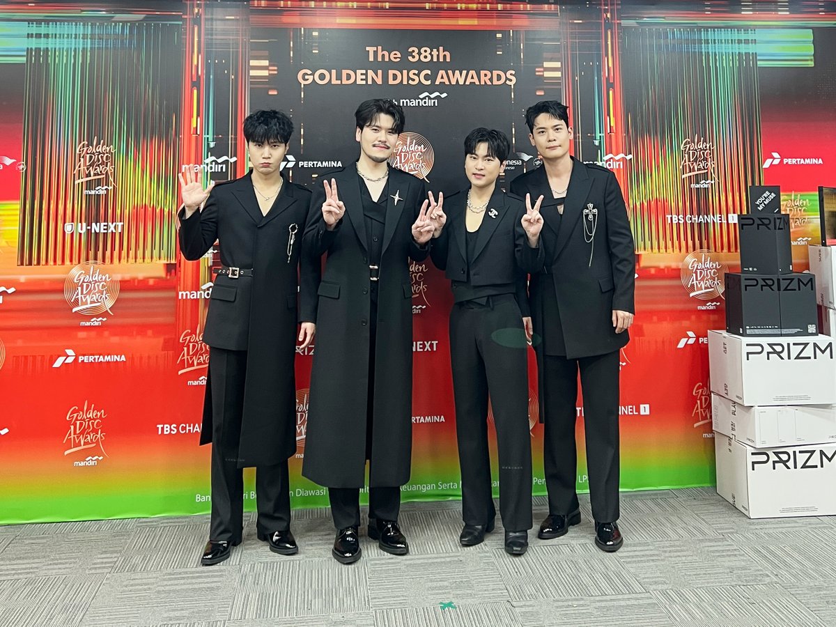 #LAPOEM
제38회 골든디스크 어워즈

짱포엠만 할 수 있는
K-POP 메들리로
골든디스크를 완전히 뒤집어 놓으셨다👏👏

라포엠 버전의 
아이브-I AM, 스트레이 키즈-락,
정국-Standing Next to you,
세븐틴-손오공, 르세라핌-이브, 프시케 그리고 푸른 수염의 아내를 함께 즐겨주신 모든 분들