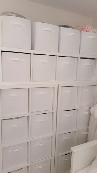 3 pic. My room wardrobe (1/2) VS my cosplay wardrobe (3/4). What can I say, I love shopping ?️✨? https://t