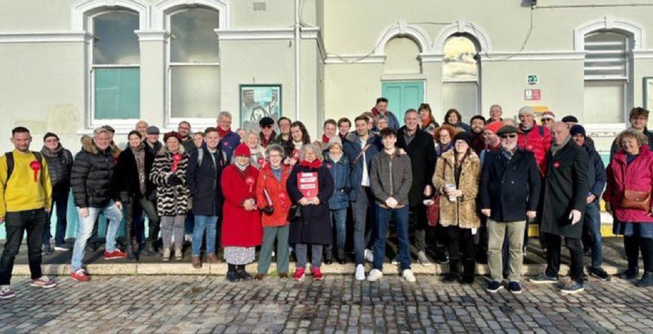 Great support for @JoshGuilmant in Portslade today!

It was great to meet Brighton Pavilion‘s @MrTomGray as well as other Young Labour members @lundy_li and @tomchatfield18

A great experience with great people 🙏