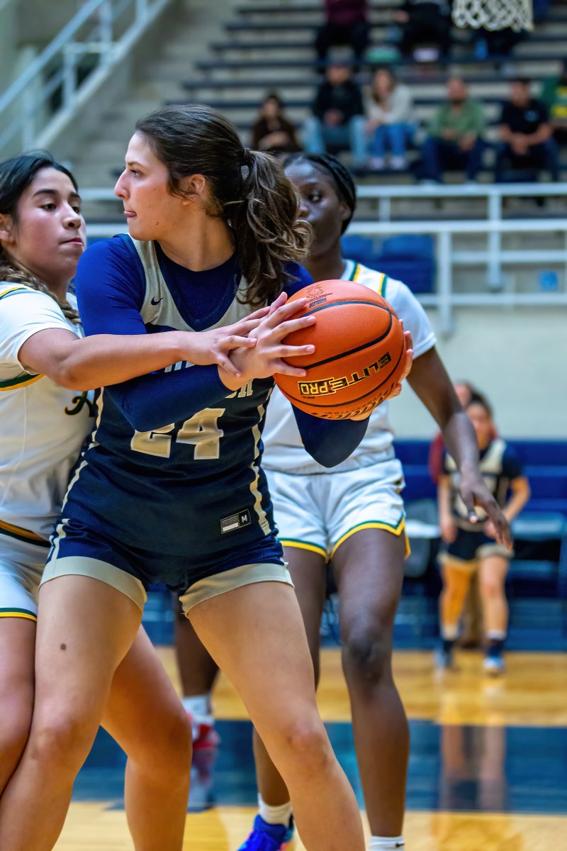 OC vs Stevens! Let’s Go Lady Panthers!

🏀 Paul Taylor Field House
⏰ 1:30PM
🎟️ nisd.net/district/athle…
📺 northsidesportsnetwork.com/oconnor/

#GoPanthers